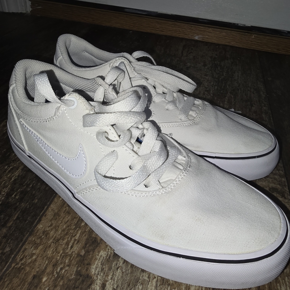 Nike Chron 2